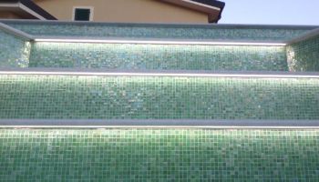 Bordo piscina e gradini